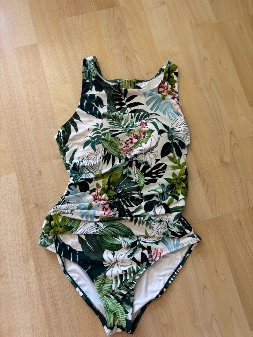 Jantzen women’s Green Tropical Leaf One-Piece Swimsuit with Pink Accents US 10